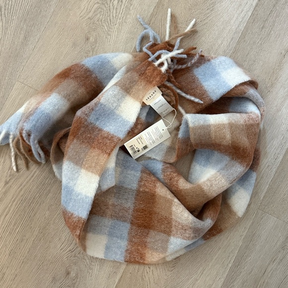 Sezane Louise Scarf - Lila Beige Ecru - Picture 8 of 8
